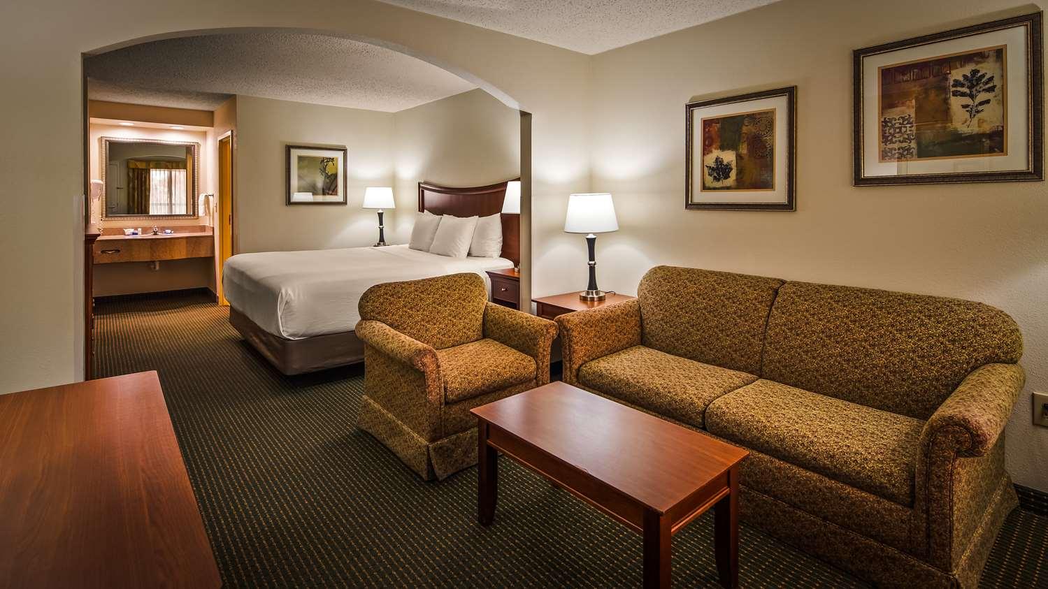 Best Western Inn & Suites Monroe Exterior photo