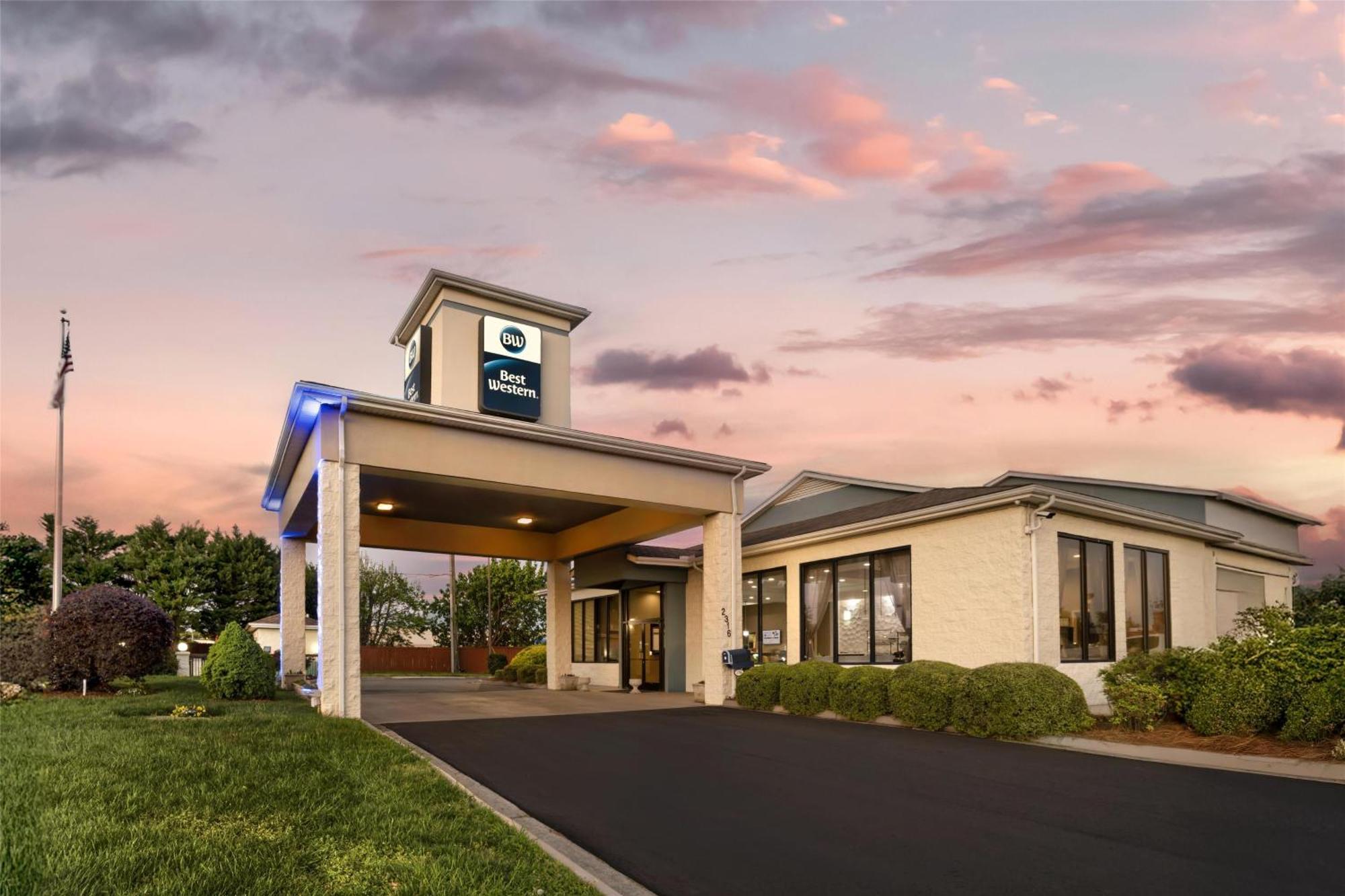 Best Western Inn & Suites Monroe Exterior photo