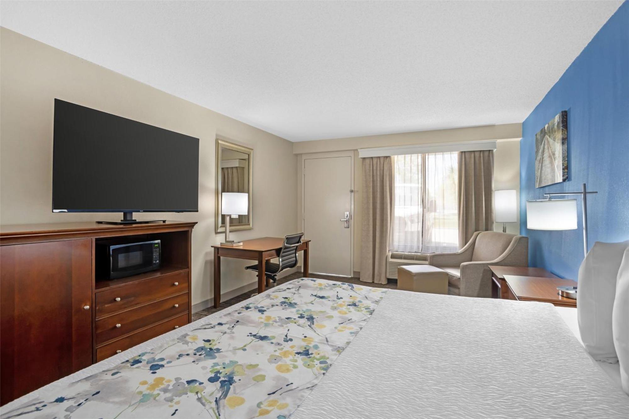 Best Western Inn & Suites Monroe Exterior photo