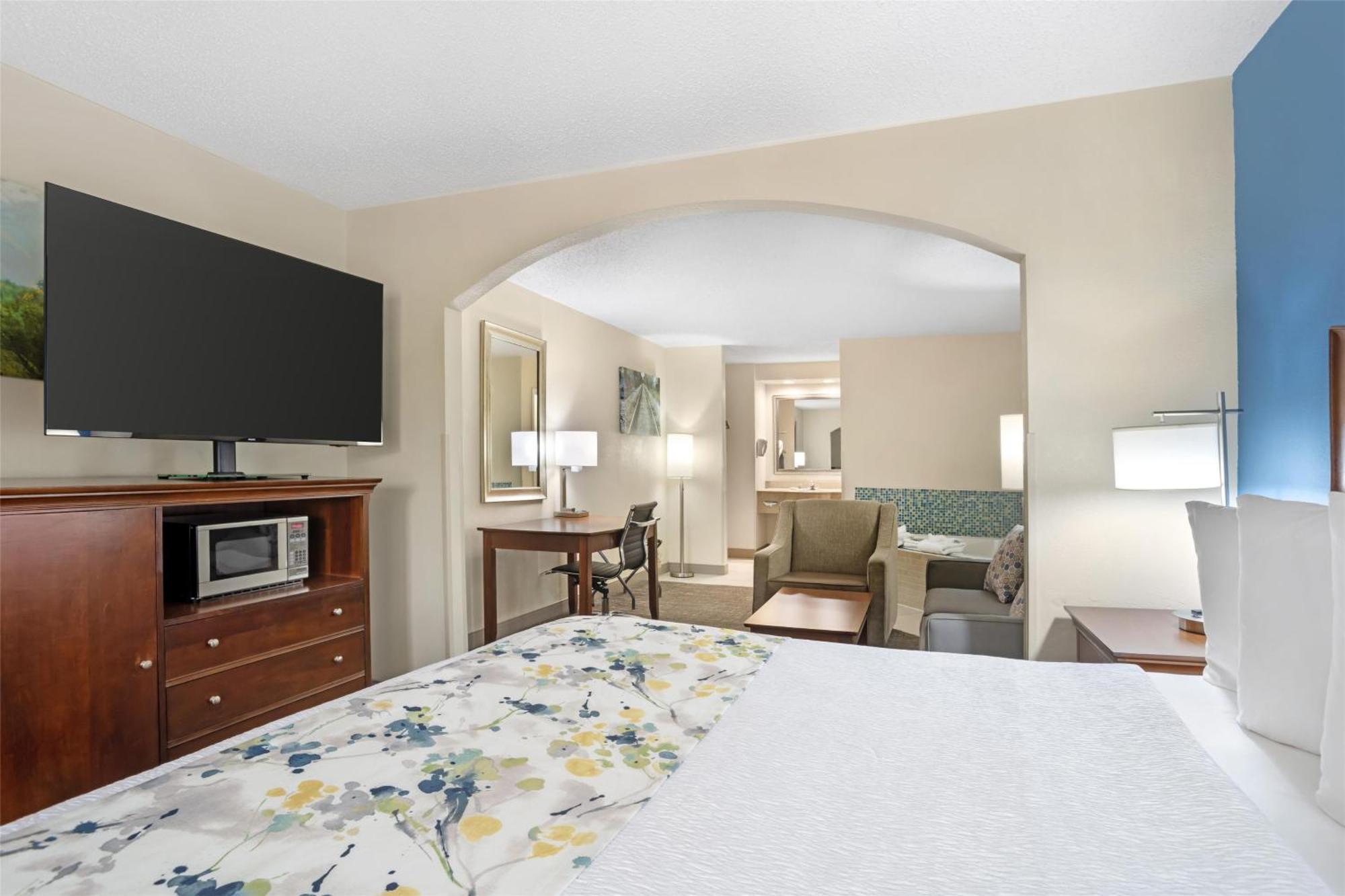Best Western Inn & Suites Monroe Exterior photo