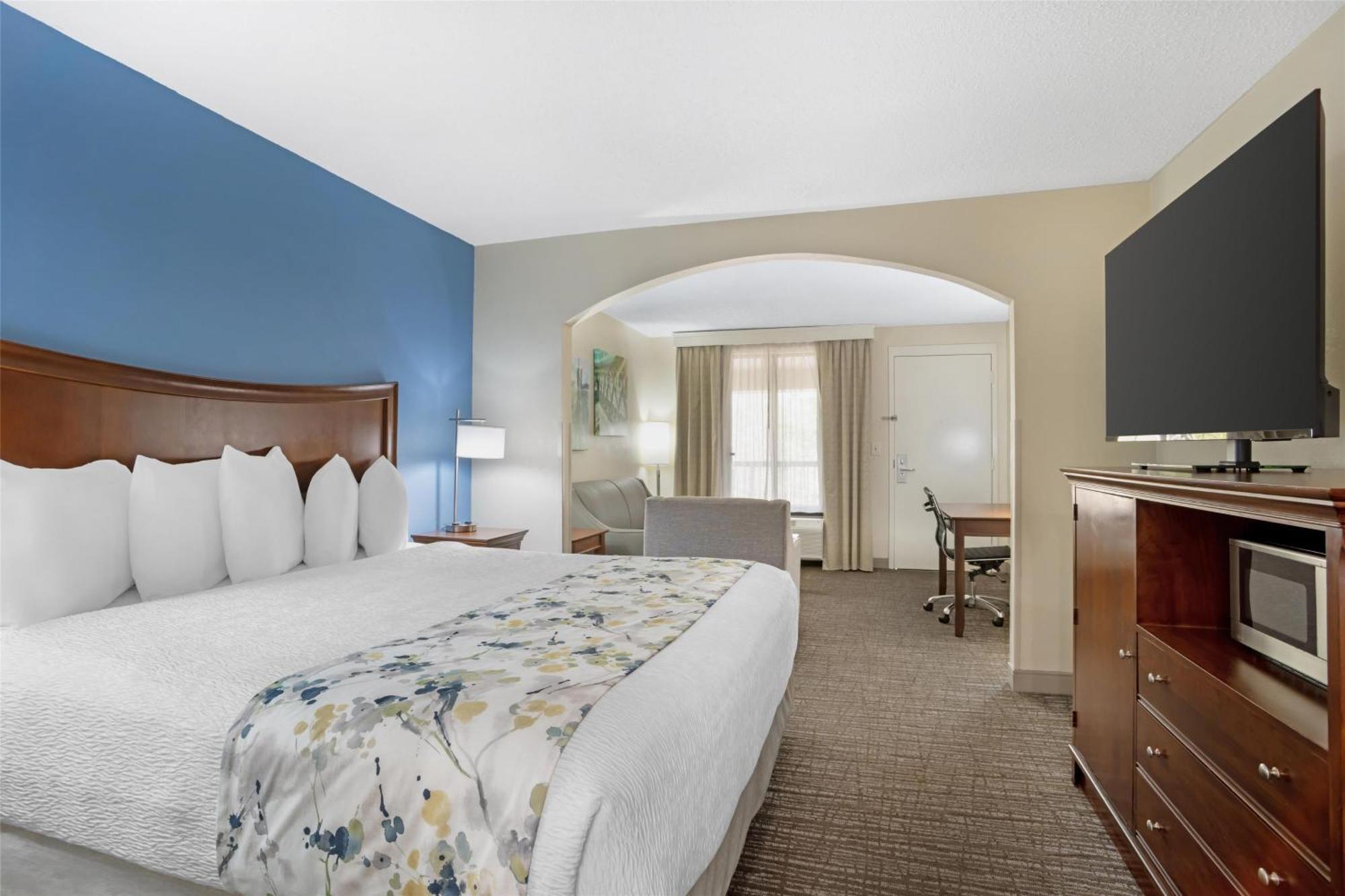 Best Western Inn & Suites Monroe Exterior photo