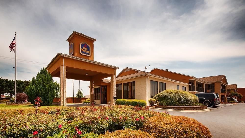 Best Western Inn & Suites Monroe Exterior photo